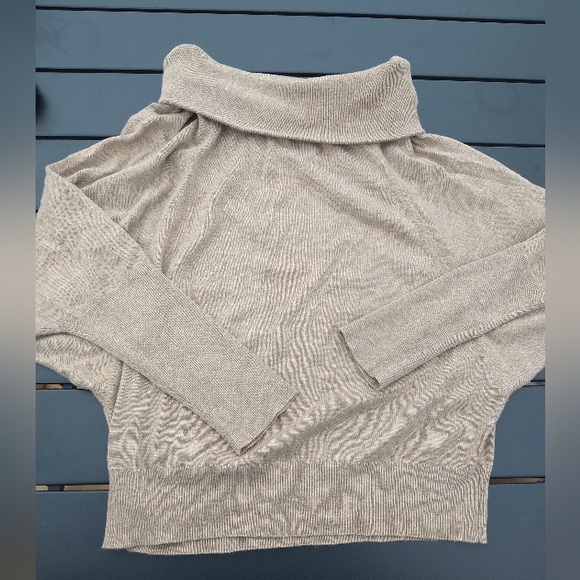 Halston Oatmeal/Tan Sweater, Size Medium, Wide Cowl Neck or Off the Shou… - Picture 4 of 7